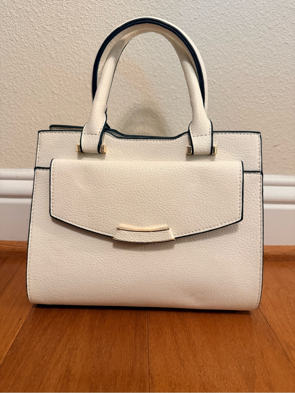 Elegant White Structured Satchel Handbag - Classic Women Bag